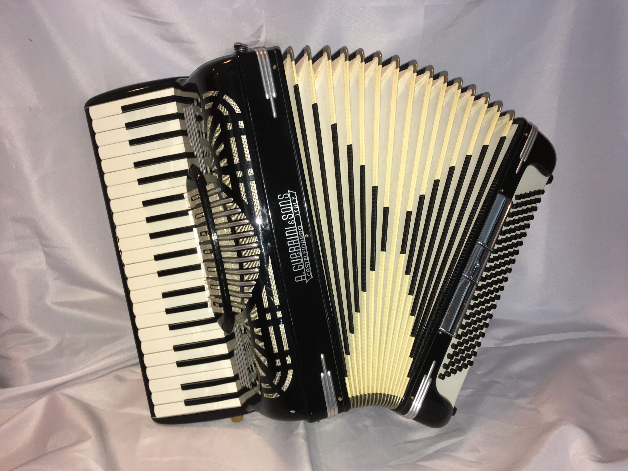 Choosing the Right Button Accordion for Sale post thumbnail image